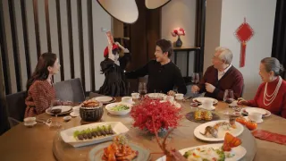 Rejoicing in Family and Tradition
 
We gather to celebrate the bonds that unite us. Surrounded by blossoms and the warmth of shared meals, let’s embrace the joy of coming together.
 
@newworldhotels
#RisewiththeHorseNewYearNewWorld
#NewYearNewWorld
#NewWorldHotels