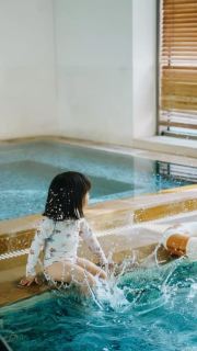 During the May Day break, Dalian becomes a family destination.
May in Dalian invites slower days—sea air, long walks, and rooms designed for shared moments. For families traveling with children, this “Starry Fantasy” setup leans into a kind of comfort that doesn’t require explaining at the New World Dalian Hotel.
📸@ 豆苗和柒酱
#NewWorldDalianHotel
#NewWorldHotels