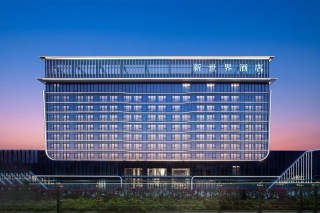 Opening Today: New World Dongfang Hotel

We are excited to welcome you to New World Dongfang Hotel, opening today in Dongfang, Hainan — a new premium destination for business stays and coastal getaways. 

As a brand milestone, this marks our 12th hotel in China and 17th in our APAC portfolio — bringing New World Hotels & Resorts’ signature hospitality to more places across the region. 

- Modern rooms with panoramic comfort
- All-day dining + Cantonese & Hainanese specialties
- Sky pool, fitness, and rooftop sky garden

#NewWorldDongfangHotel 
#NewWorldHotels