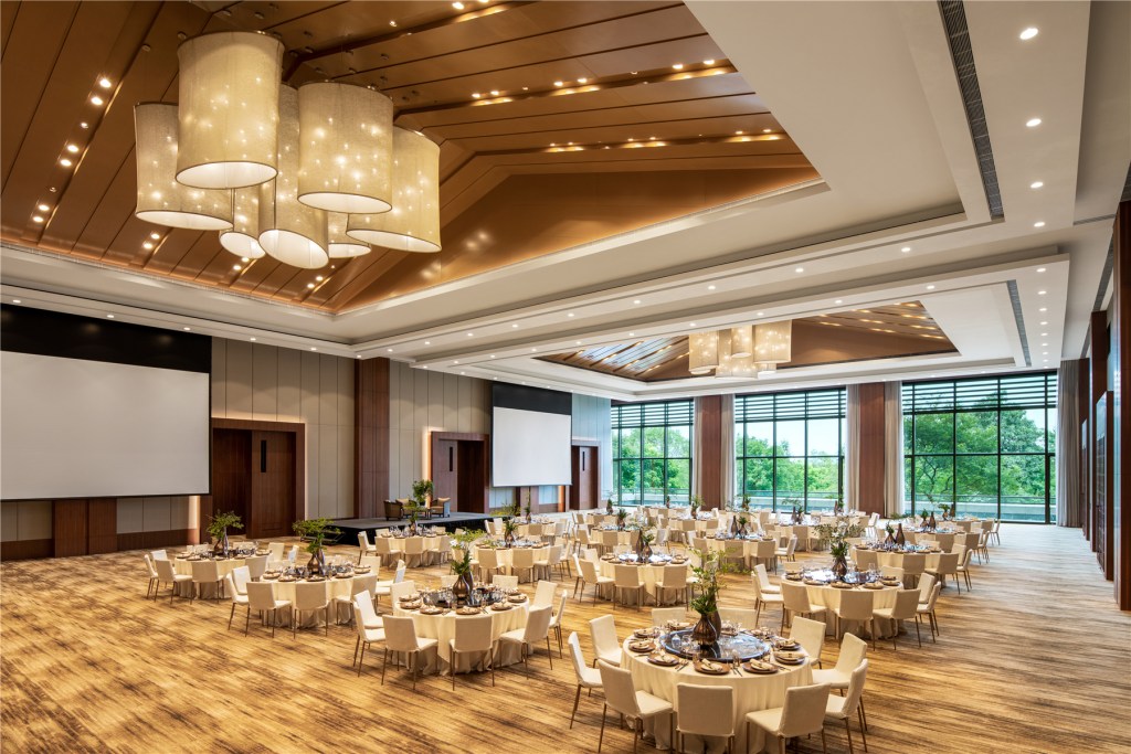 the-grand-hall-new-world-hotels-resorts-asia-s-leading-5-star